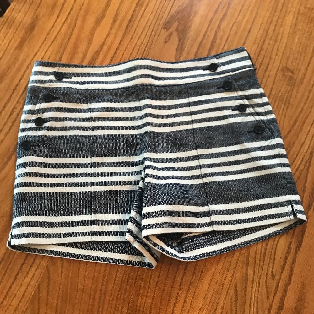 LOFT Riviera Shorts sIze 8
